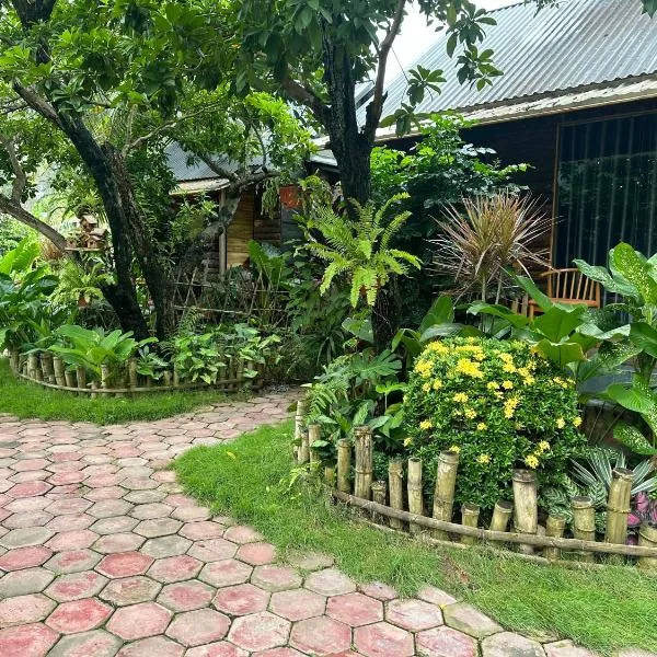 Peaceful refuge homestay, hotel v destinaci Ninh Binh