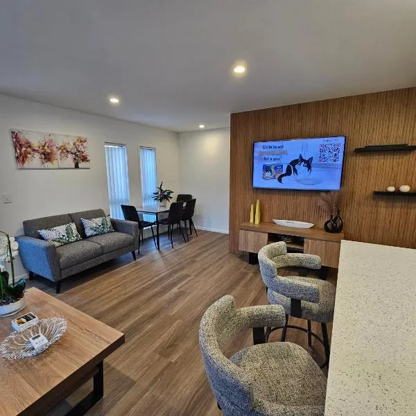 New spacious townhouse, hotel in Auckland