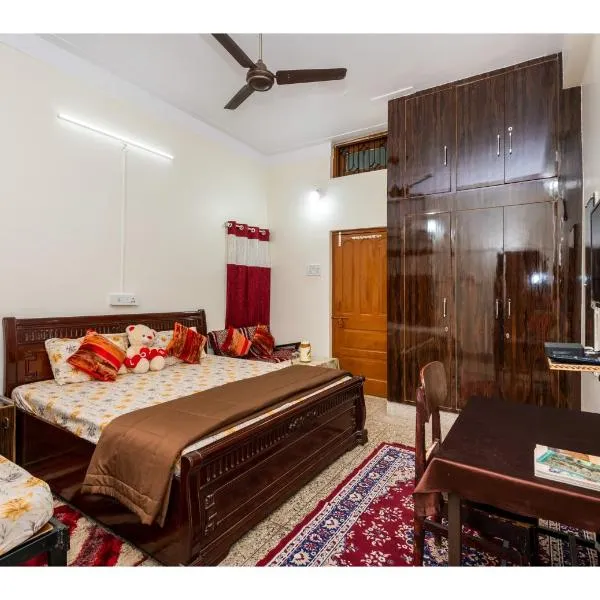 Family-Friendly Comfort at Jaiswal Homestay, hotel in Jabalpur