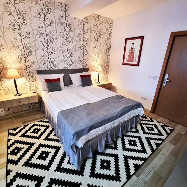 Motel Via Targu Mures, hotel di Cristeşti