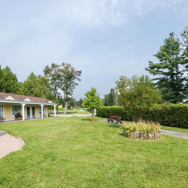 Knights Inn Bracebridge, hotel em Bracebridge
