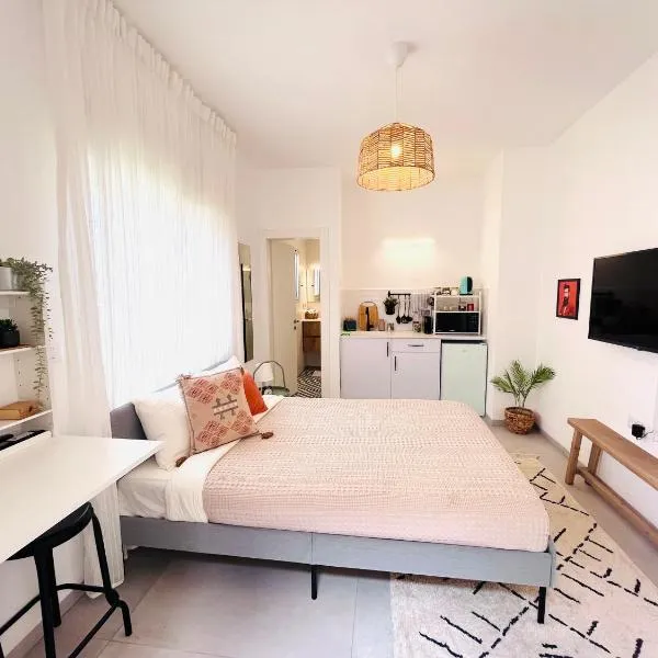ארץ מדבר - יחידת אירוח בבאר אורה, hotel in Beʼer Ora