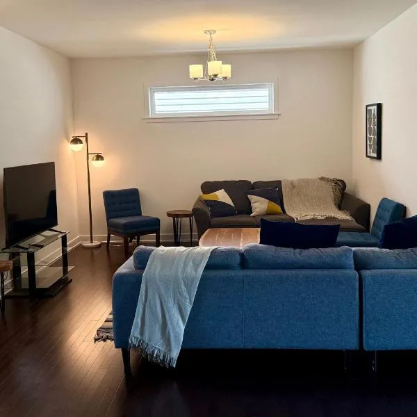 Modern 4BR Executive Home, Near Airport & Downtown, hôtel à Ottawa