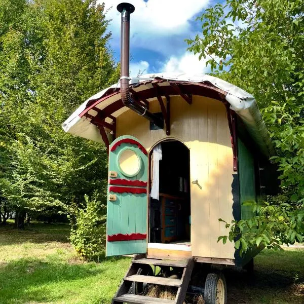Shepherd's hut in nature، فندق في Vojnić