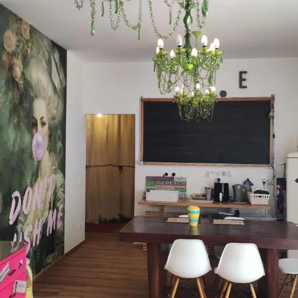 Lorenzo Sea Loft Riccione apartment, hotel din Riccione