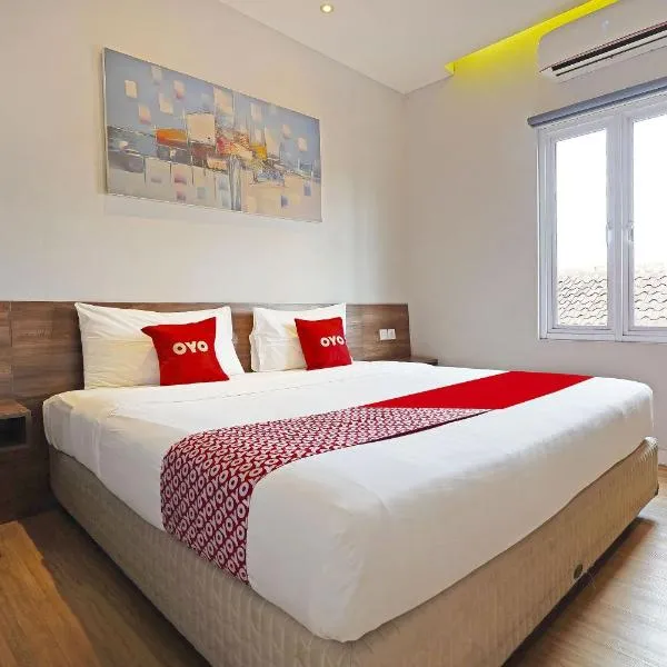 OYO 94729 Regia Dago, hotel en Bandung