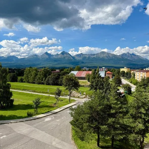 Apartmán Orol s výhľadom na Vysoké Tatry a súkromnou saunou, Hotel in Svit