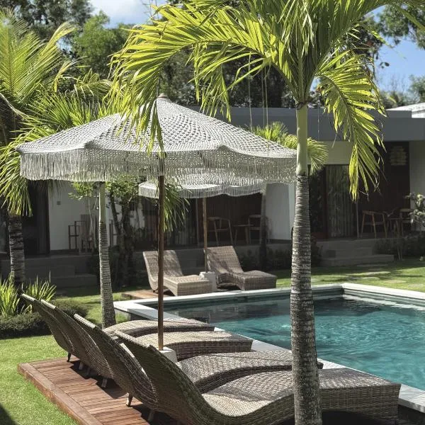 Tropical Almond Villa, hotel in Uluwatu