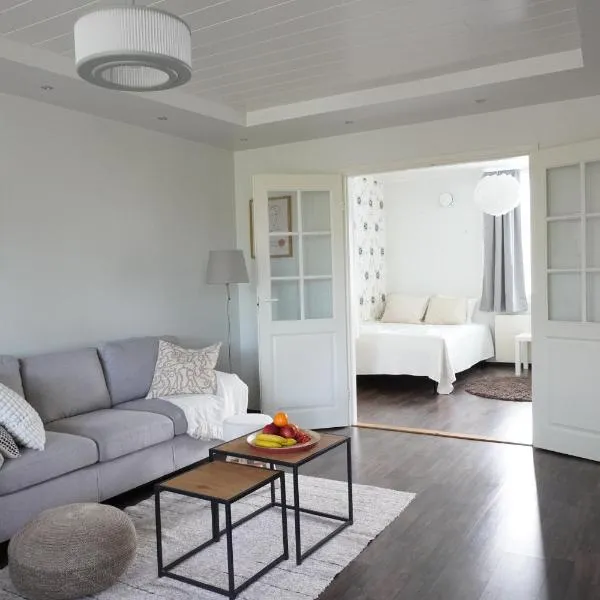 Near Santa Village With Terrace and Free Parking, khách sạn ở Rovaniemi