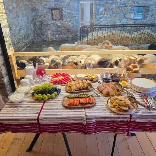 Me Ra, Mrizi Zanave, hotel v destinaci Fishtë