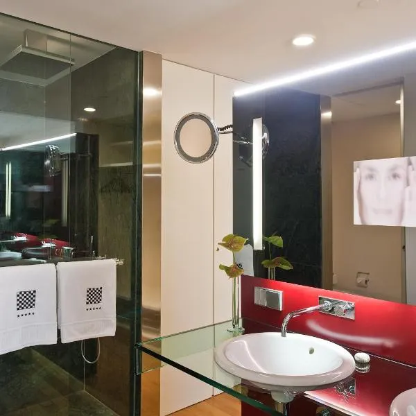 Hotel Reina Petronila, ξενοδοχείο στη Σαραγόσα