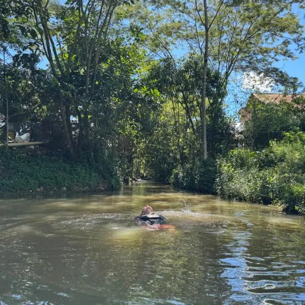 Emi House, hotel en Acacías