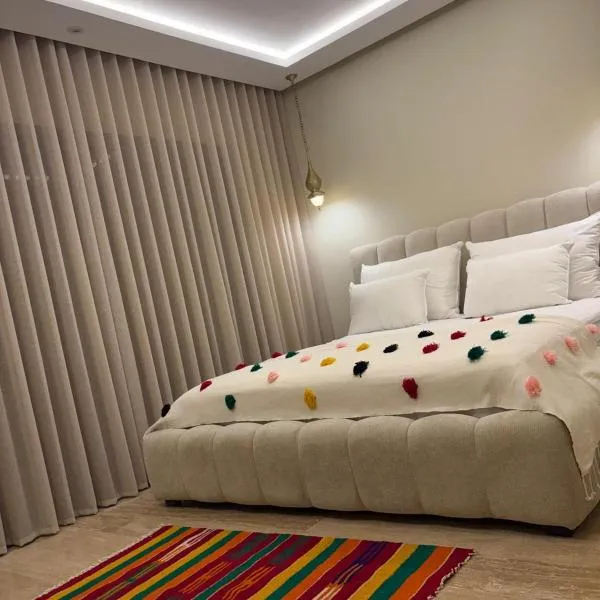 Riad Villa Alain mohamed V airport, hotel in Nouaceur