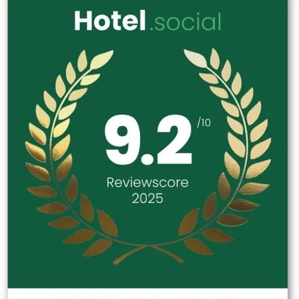 Seaside Lodge-Summer deals is now on at backpacker's price with 2 bedrooms-self check-in-Esplanade and Buller St Kingscote-pay half then other half a week before arrival, hotel in Kingscote