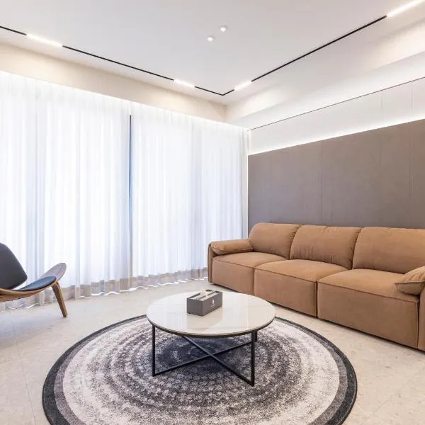 House Residence, hotel i Magong