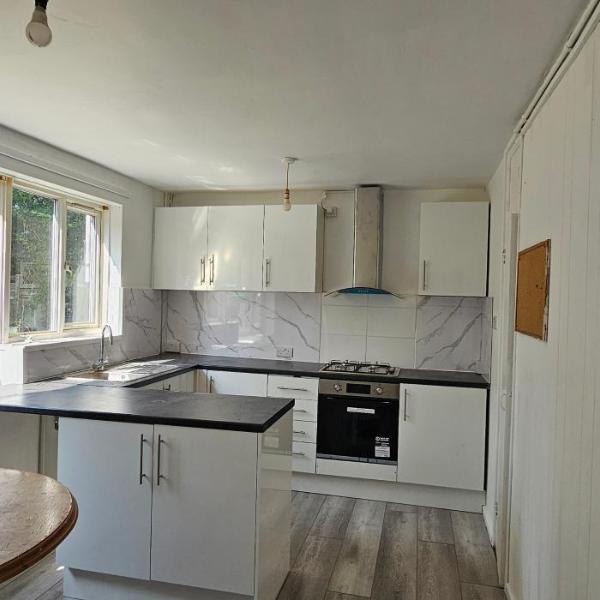 Double Room in shared Quiet House, London