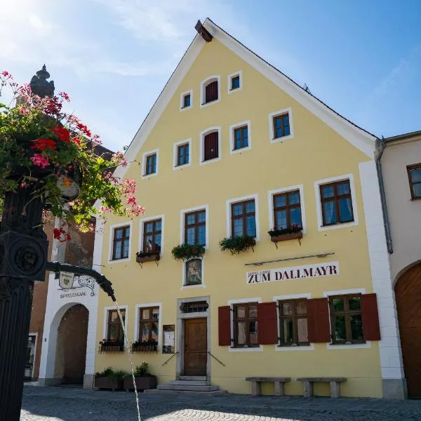 Zum Dallmayr Hotel Garni, hotel sa Berching