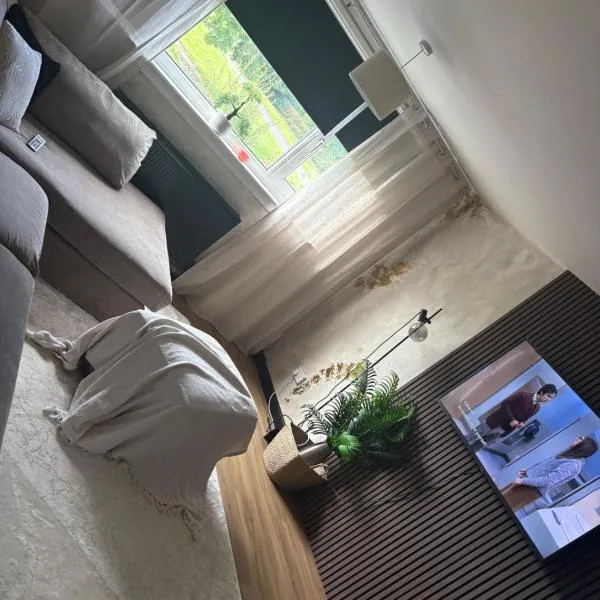 Modern 1 bedroom flat full flat, ξενοδοχείο σε East Kilbride