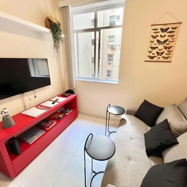 Apartamento pertinho da praia e do metrô, hotel no Rio de Janeiro