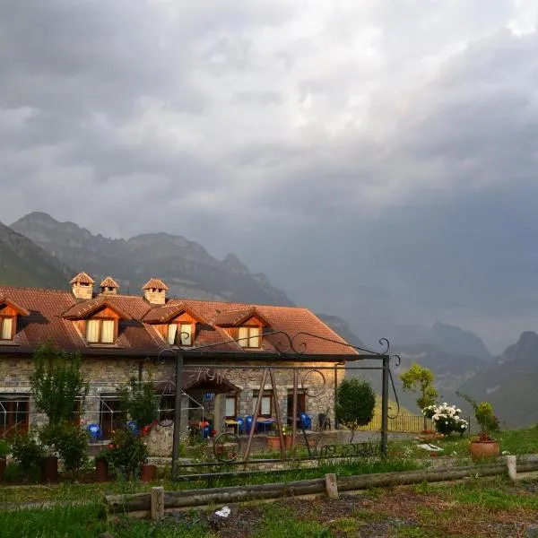 Viesnīca Hotel Palazio pilsētā Nerín