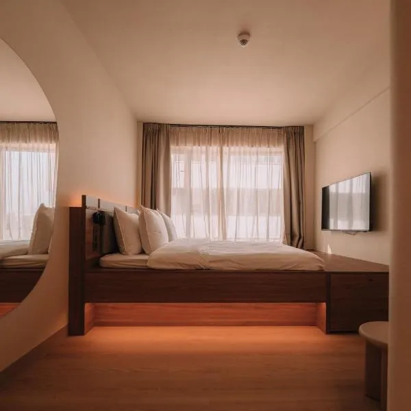 SKIPR Hotel, hotel in Antwerp