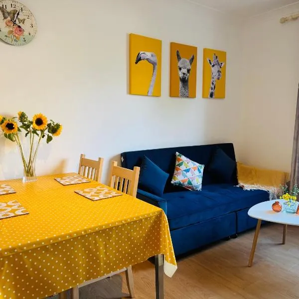 Lovely Maindoor flat at Murrayfield with Gardens, ξενοδοχείο στο Εδιμβούργο