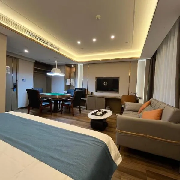 乌鲁木齐机场德港万达万信至格酒店, hotel in Ürümqi