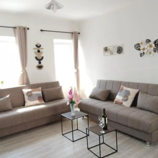 Rania's Seaview Corner, hotel in Samos