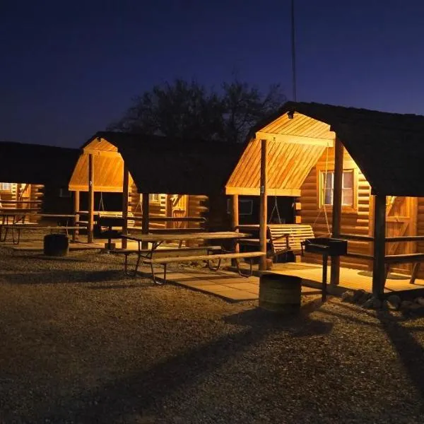 Black Canyon Campground And Cabins, hotel in Black Canyon City