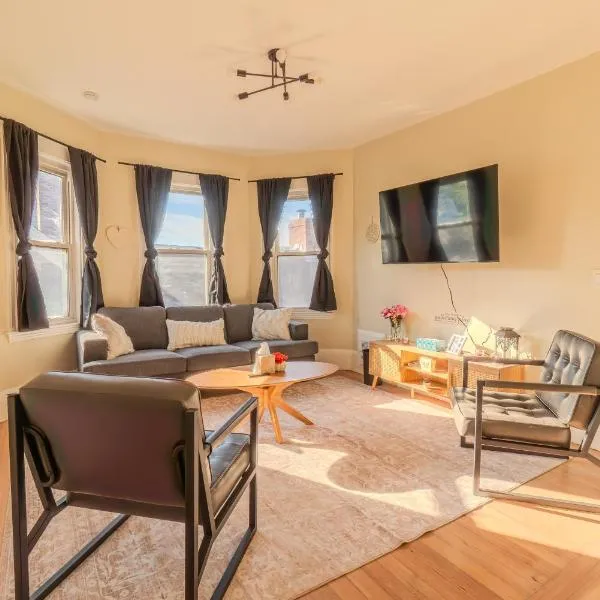 LUXE 4BDR2BA Near Boston- T-Station & Encore Casino, Hotel in Somerville