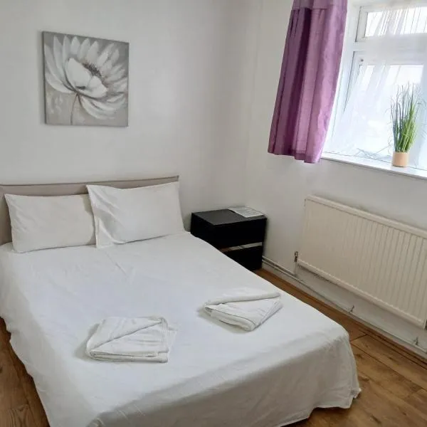 E2 London stay, hotel in London