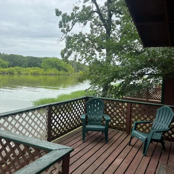 Anchor Inn Marina and Resort, hotel v destinaci Quinlan