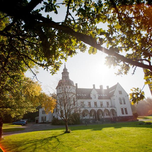 Hellidens Slott och Vandrarhem