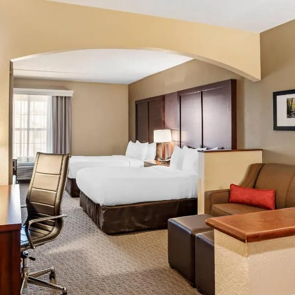 Comfort Suites State College near Penn State - Steps Away from PSU!, hotel di State College