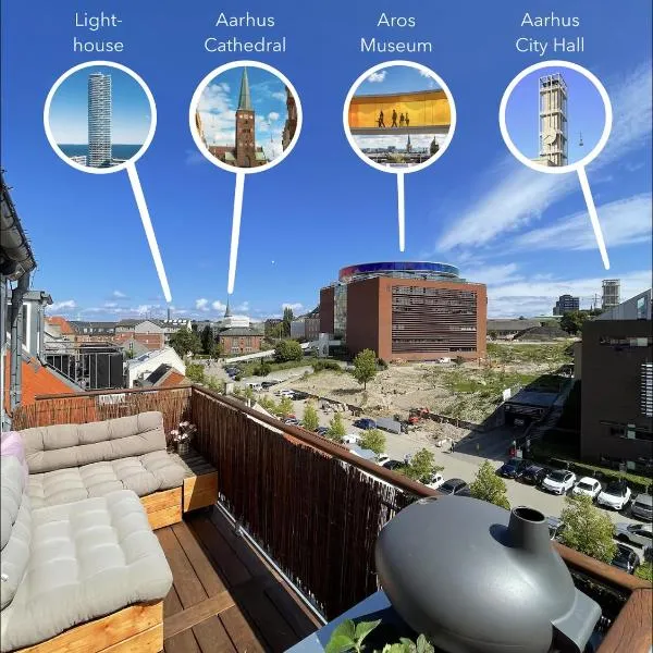 Central rooftop apartment by ARoS with balcony, hotel in Aarhus