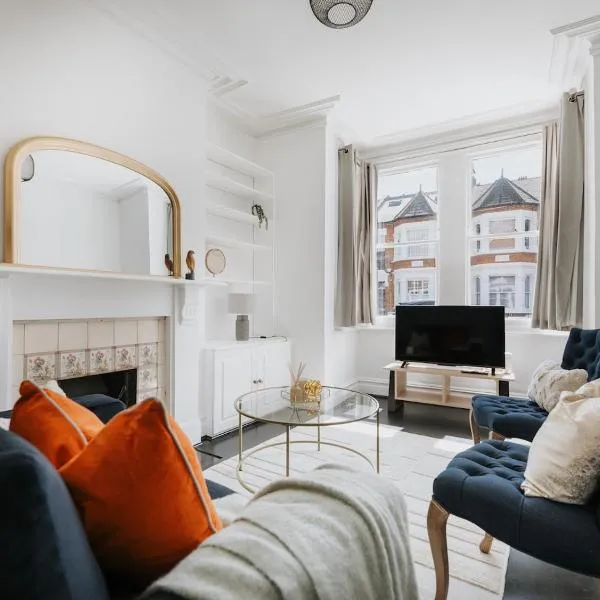 3 bdr House - Garden, easy access to centrl London, hôtel à Londres