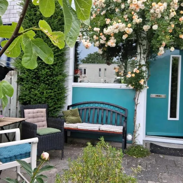 House nearby Amsterdam, hotel in Almere