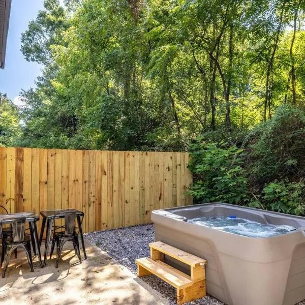 Serene Retreat Private Hot Tub and Arcade, hôtel à Sevierville