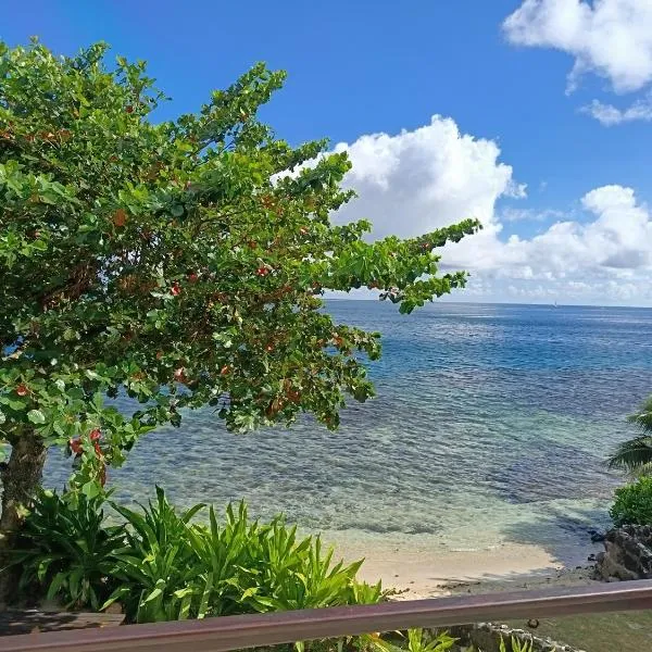 La PERLE de MOOREA Suite Parentale BORD DE LAGON baie d'OPUNOHU โรงแรมในOrufara