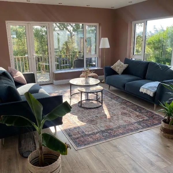 Seaside Cottage in Spanish Point, hotel v destinaci Spanish Point