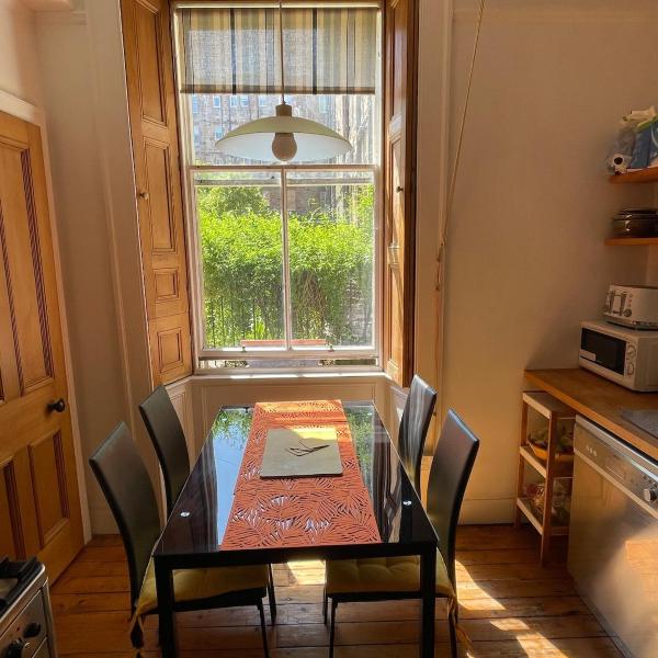 Charming flat in beautiful area, Edimburgo