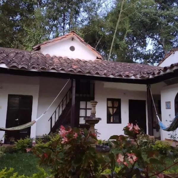 Luna Munay Hostel, hotel in Curití