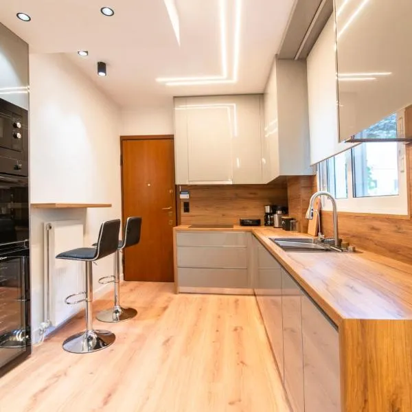 Cozy 2-Bedroom by Flisvos Marina, ξενοδοχείο στην Αθήνα