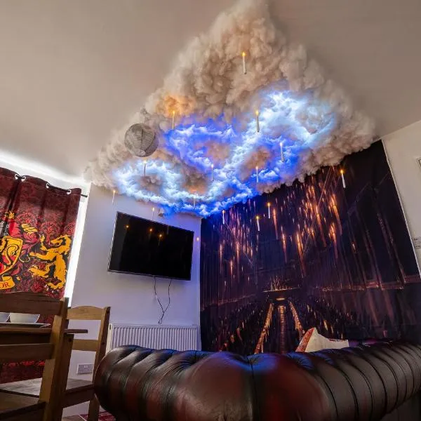 Harry Potter Themed Vacation - Sleeps 6, hotel in Leavesden Green
