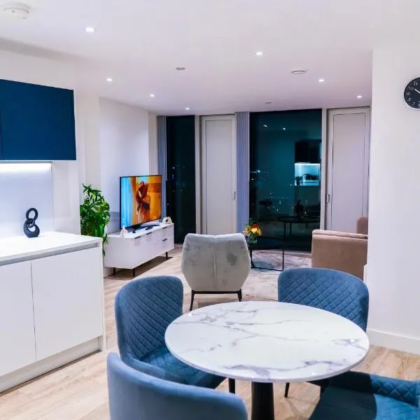 Modern 2 Bed Penthouse with Stunning views in Manchester City Center, hotel in Manchester