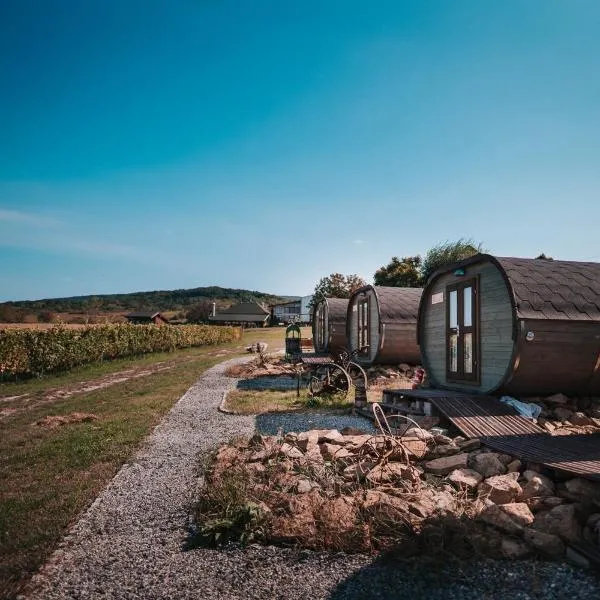 SUDKOVO - Barrel glamping, hotel v destinaci Malá Tŕňa