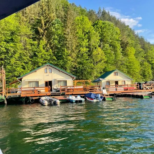 VILLAGEbythelake Bicaz, khách sạn ở Bicaz