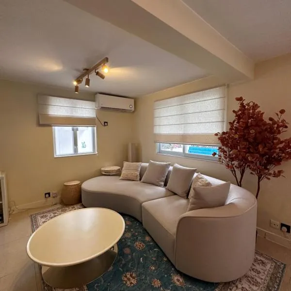 Holiday House, 2stories, BBQ, hidden gem in hongkong, hotel v Hong Kongu
