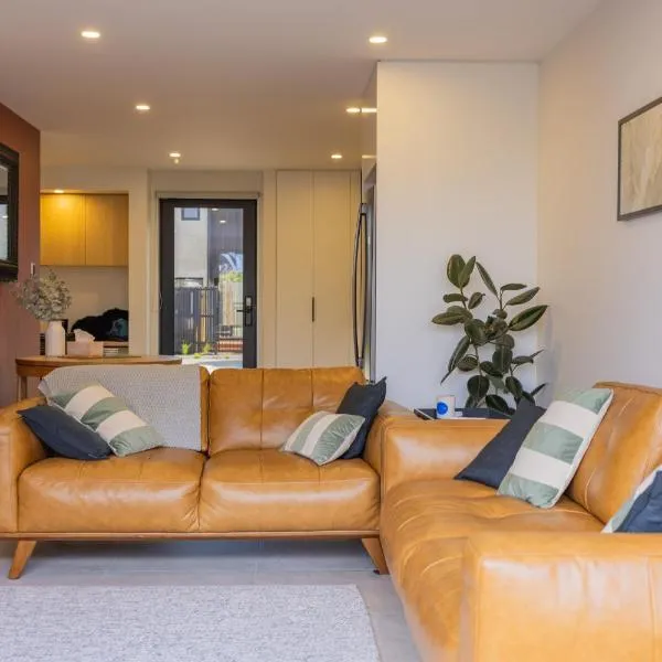 CBD 2 Bed 2 Bath Luxury Gem With Free Car Park, hotel in Christchurch