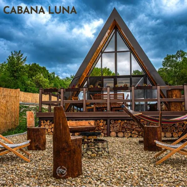 Cabana Luna & Terra A Frame by Cabanele Galaxy, ξενοδοχείο σε Cucuteni